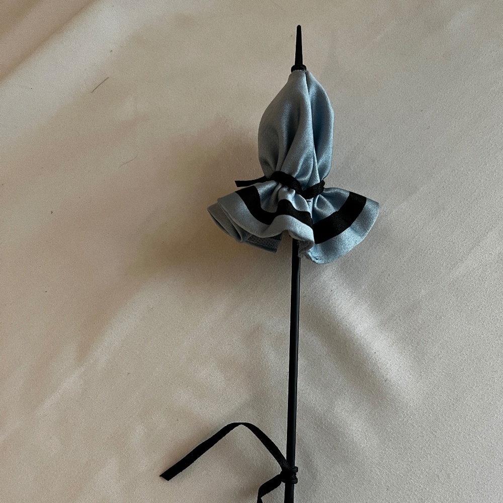 1996 Barbie Couture Collection/Serenade in Satin Closed Umbrella in Satin Blue